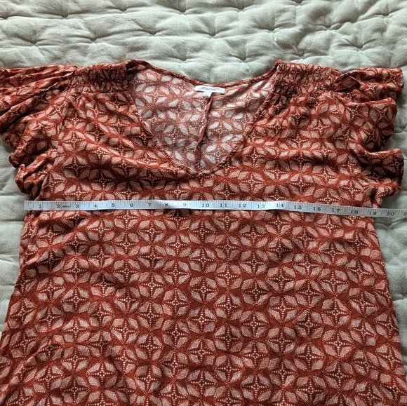 EUC-Maurices-Rust Patterned Blouse With Flutter Sleeves And Elastic Waist - Picture 9 of 12